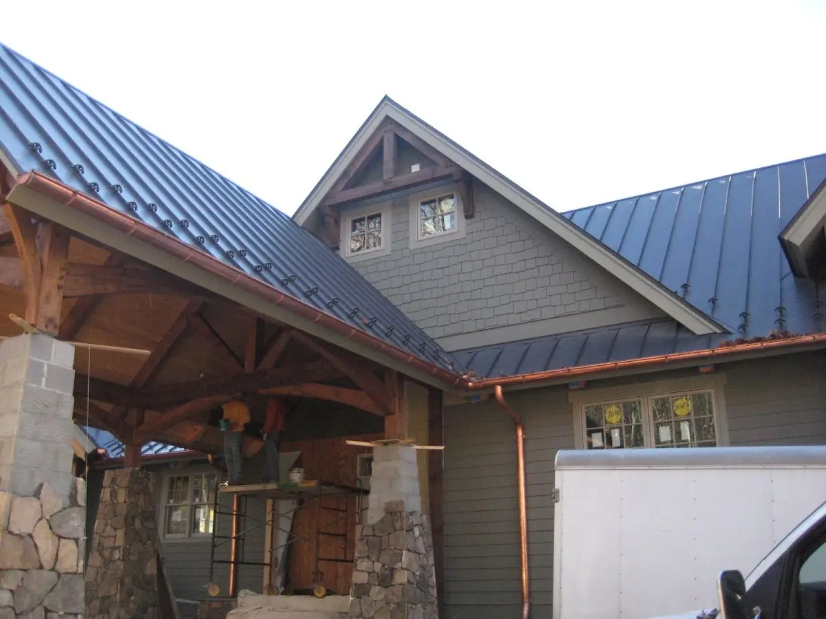 Craftsman Roofing team delivering quality roofing work in Commerce